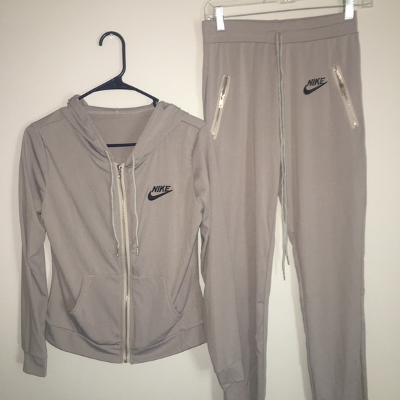 grey sweatsuit nike